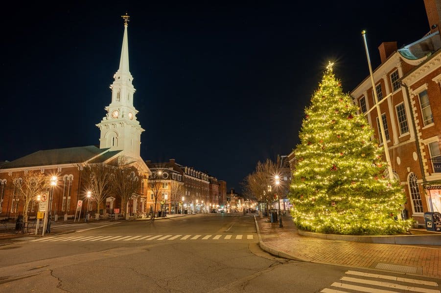 21 Best Christmas Towns in the USA