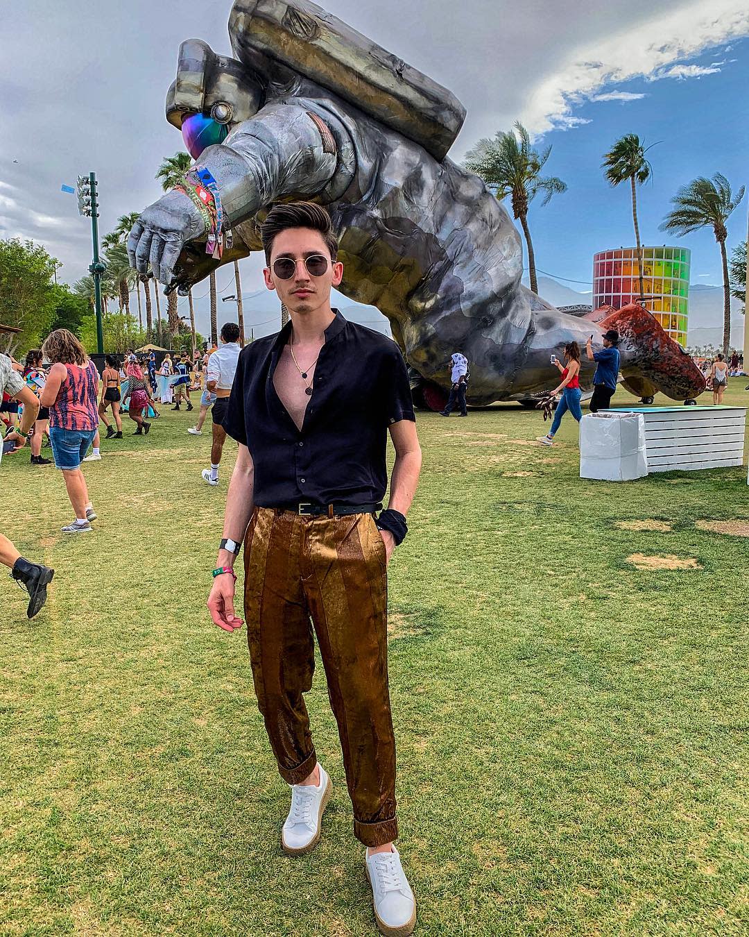 Flowy Top and Pants Coachella Outfits Men -riccardostyles
