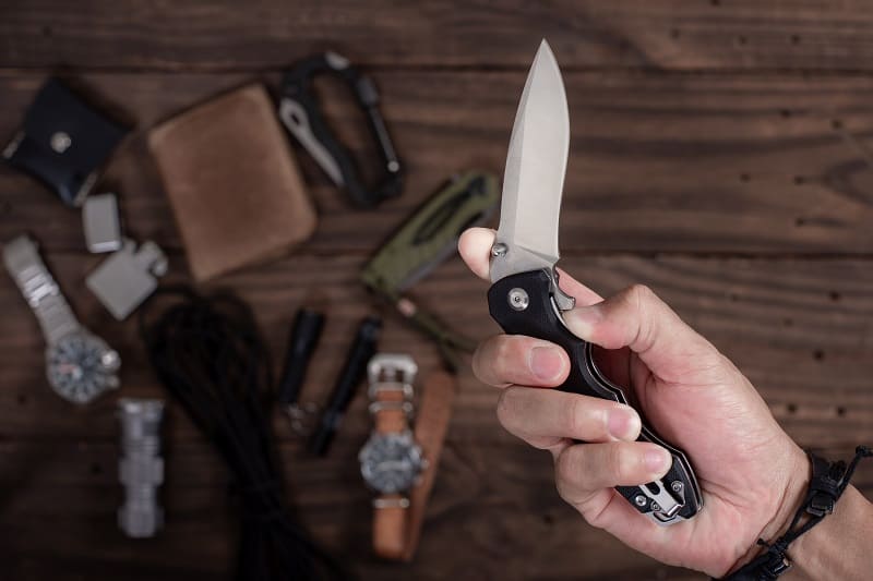 30 Handy Uses for a Pocket Knife