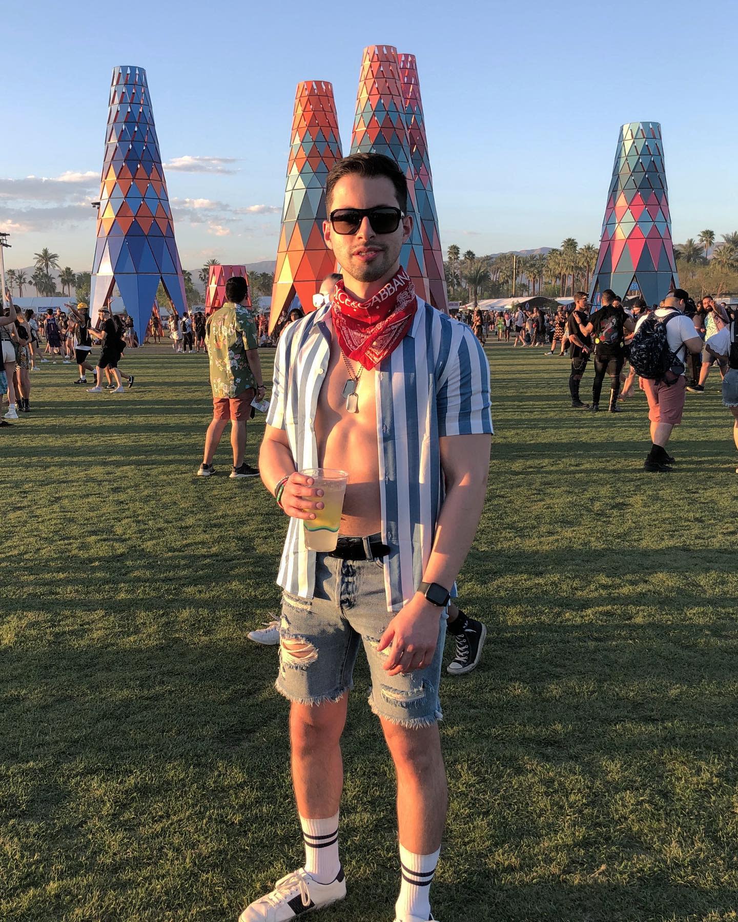 Open Shirt and Shorts Coachella Outfits Men -hernanmontfort
